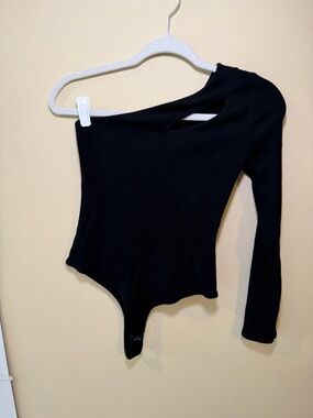 One-Shoulder Black Long-Sleeve Bodysuit